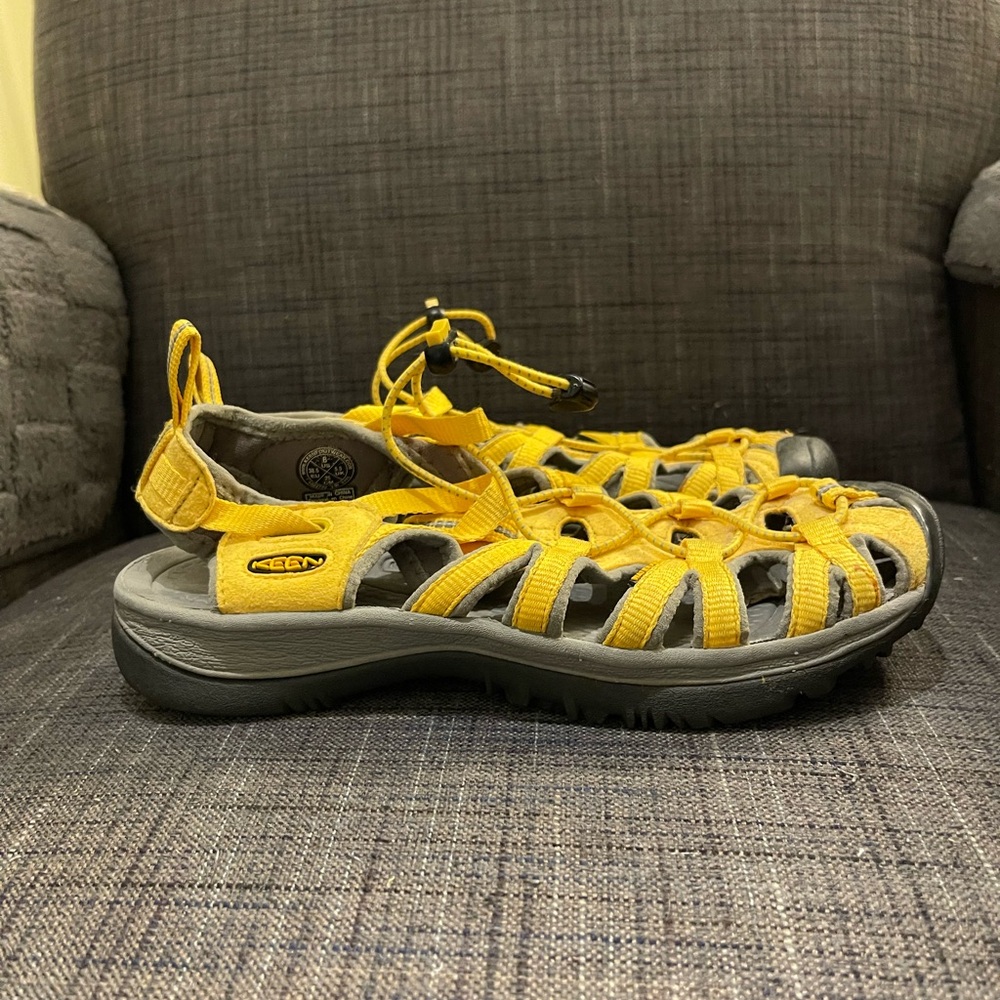 KEEN Whisper Waterproof Hiking Sandals Yellow Women’s 8 EUC